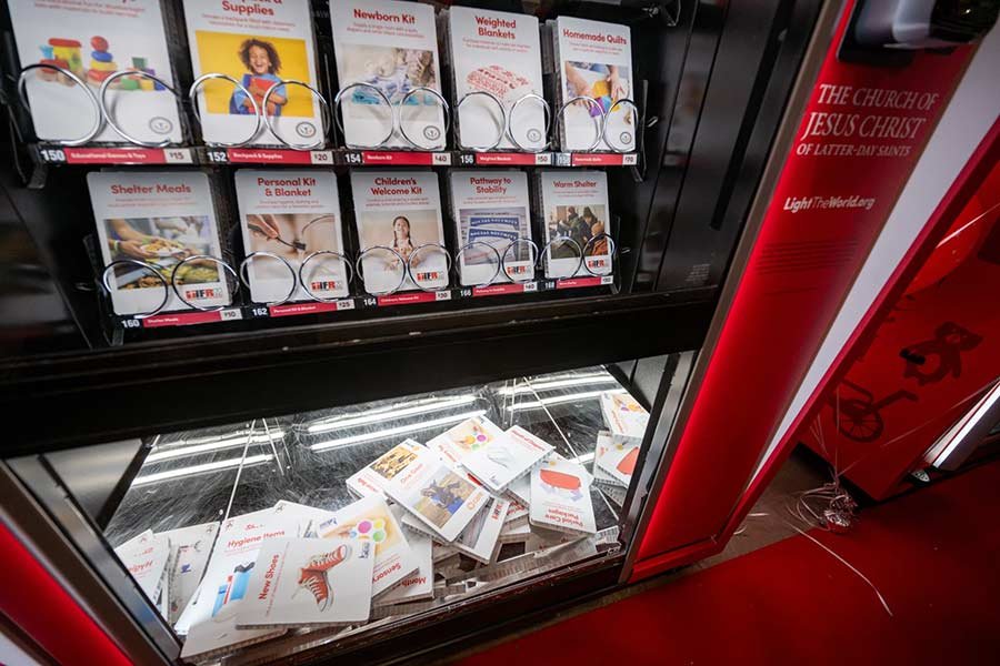 ‘Beautiful way’ to love: Nearly 1M people donated at Giving Machines this season