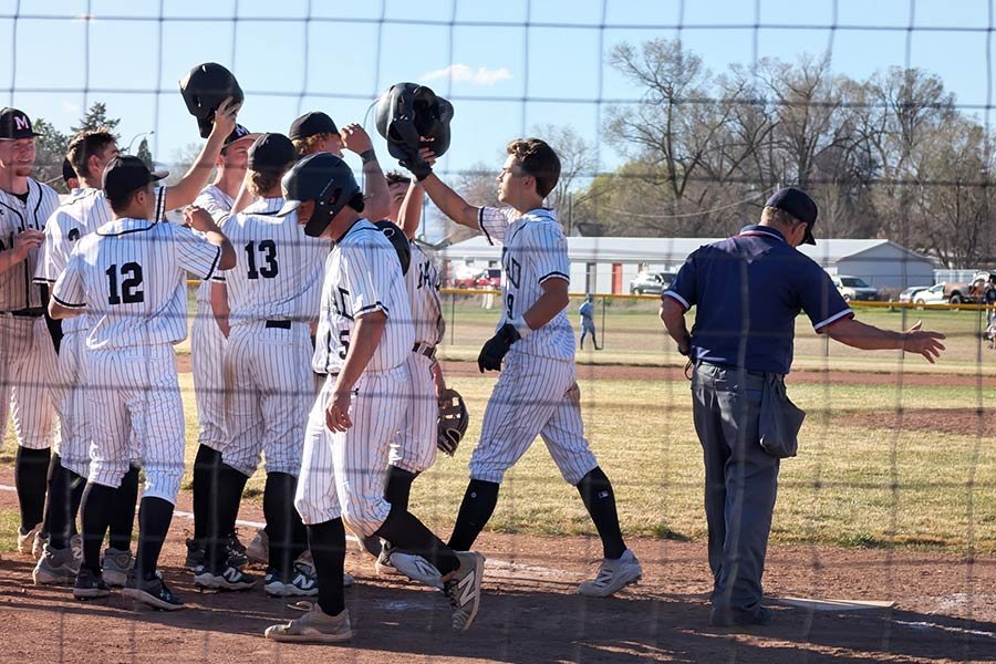 Dragon offense backs Higley gem in victory over fellow reigning state champ Diggers