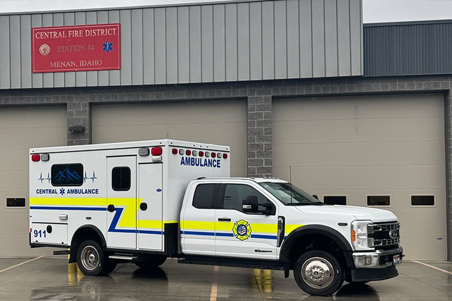 Jefferson County man injured after rollover crash