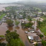 Over 5,500 told to evacuate flooding in Hawaii as officials warn 120-year-old dam could fail
