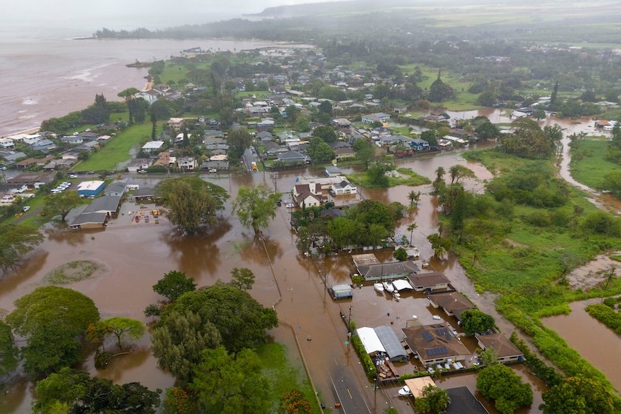 Over 5,500 told to evacuate flooding in Hawaii as officials warn 120-year-old dam could fail