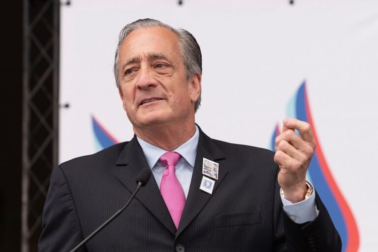 US Postal Service will run out of cash within a year without Congressâ help, postmaster warns