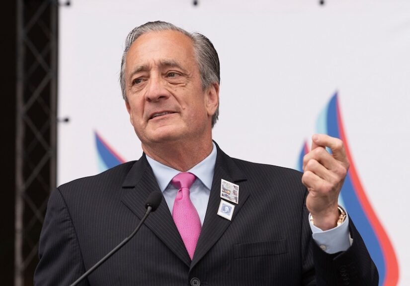 US Postal Service will run out of cash within a year without Congressâ help, postmaster warns