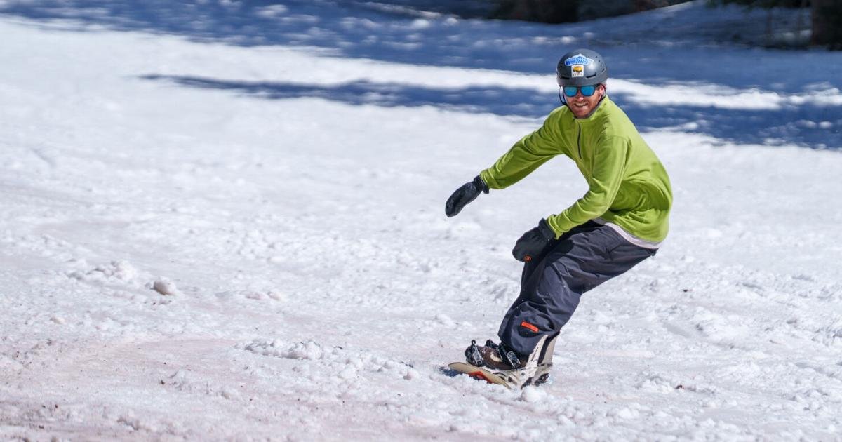 Arizona Snowbowl reopens through April 19