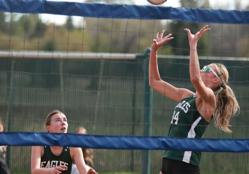 LOCAL ROUNDUP: Flagstaff beach volleyball moves on in state tournament