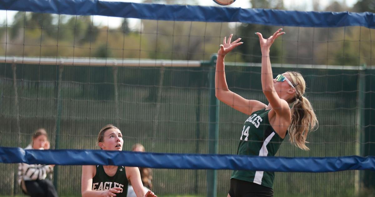 LOCAL ROUNDUP: Flagstaff beach volleyball moves on in state tournament