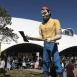 Massive and made of fiberglass, Muffler Men are a Route 66 classic â and they're multiplying