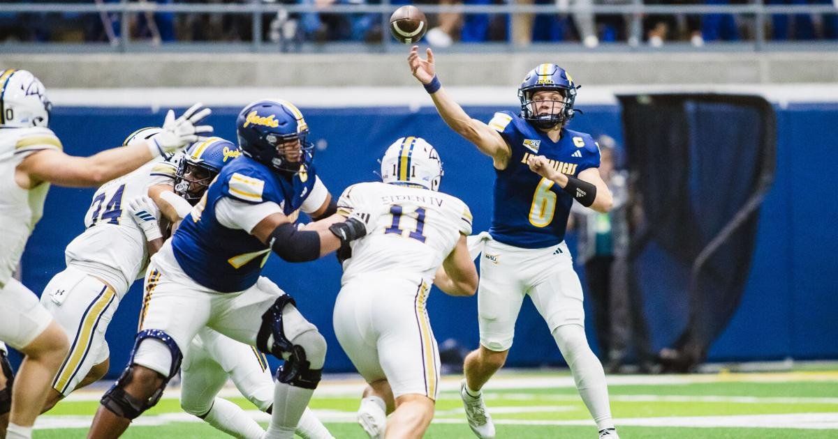 NAU ROUNDUP: Ty Pennington invited to prestigious Manning Passing Academy