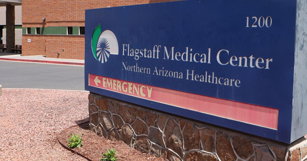 Northern Arizona Healthcare holding presentation on the neurology of memory at FMC